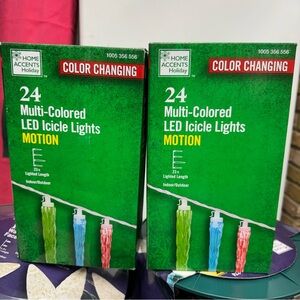 Home Accents 2 Set / 24 Ct Color Motion Multicolor Deluxe LED Xmas Icicle Lights